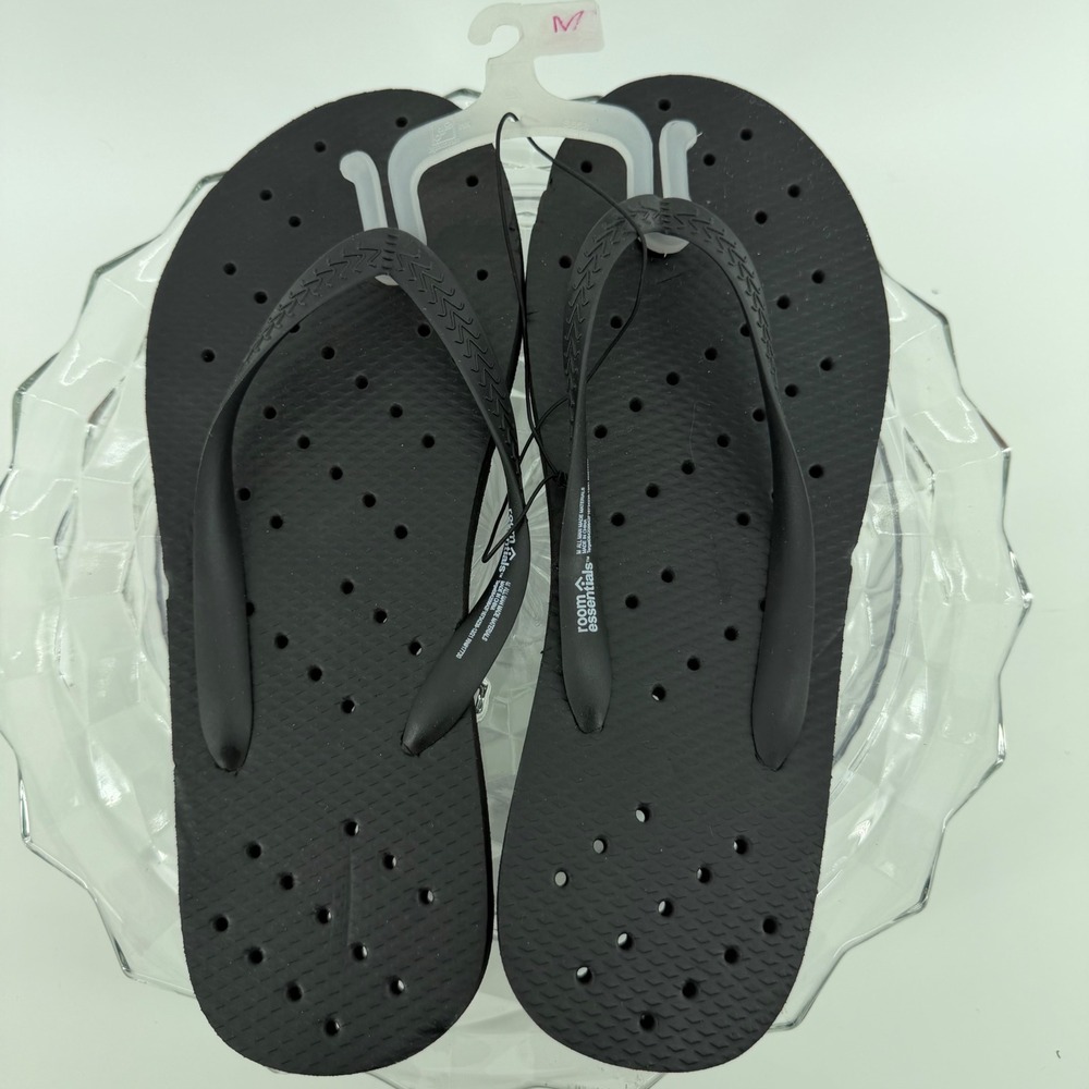 Room Essentials Mens Large Black Perforated Shower Flip Flops Sandals L 9-10